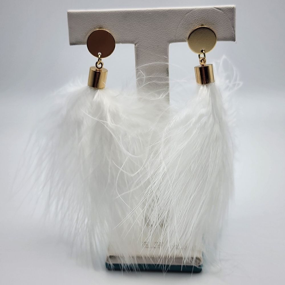 NWOT Molly Phillips White Feather Earrings
